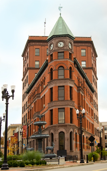 Flat Iron Building, Warren